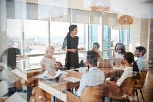 Curso en Habilidades-para-potenciar-el-liderazgo-femenino-UC