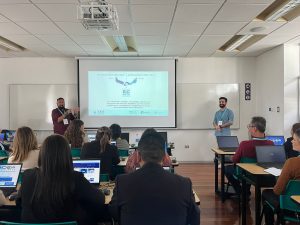 Alex Alvear y Sebastián Massa, de Educación Continua UC, en RECLA 2024.