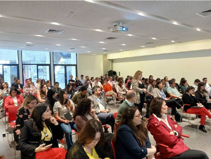 Unidades academicas UC en reunion de Educacion Continua UC (DEC)