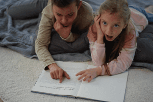 Prácticas esenciales de lenguaje y lectura para el aprendizaje en las asignaturas