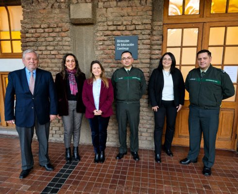 Educación Continua UC y Escuela de Gendarmería de Chile