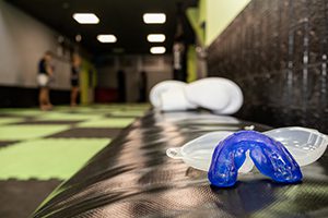 Protectores bucales deportivos personalizados en la prevención de trauma dentoalveolar